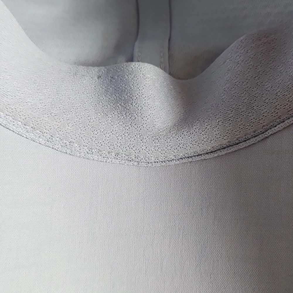 lululemon Baby Blue baseball cap with Silver Metal logo On Side - Picture 7 of 11